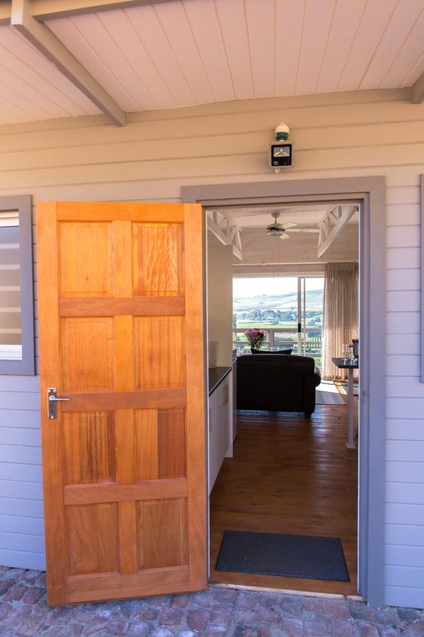 Big Sky Cottages Wolseley 외부 사진
